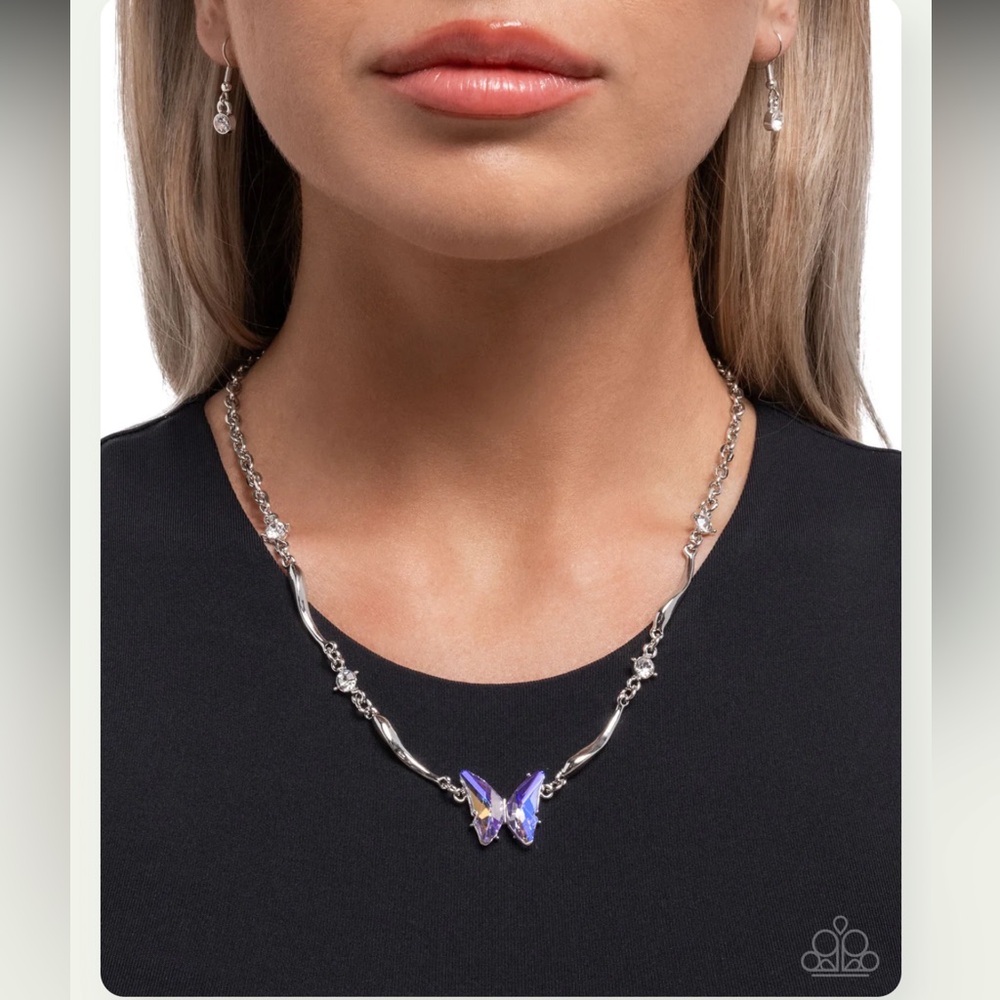 💜🦋💜 “GLIDING GLITZ” PURPLE NECKLACE WITH FREE EARRINGS- PAPARAZZI❗️ 💜🦋💜 - Picture 4 of 7
